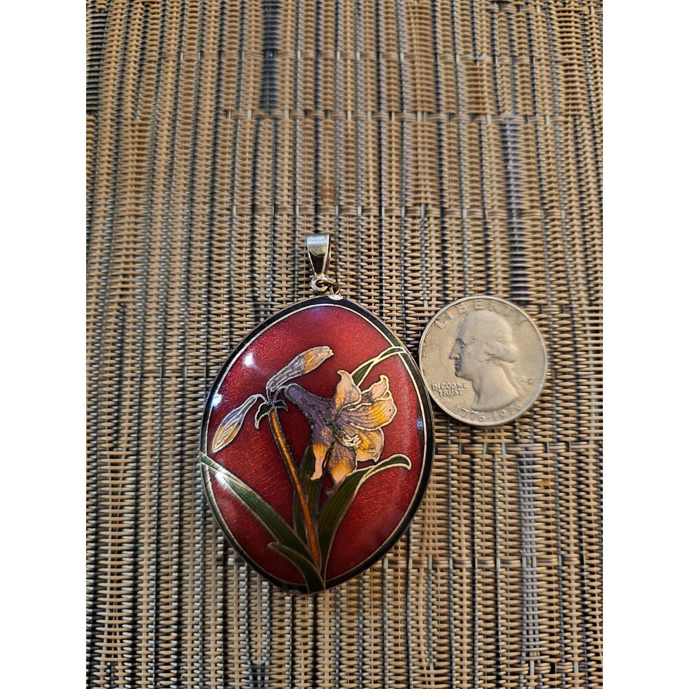 Vintage cloisonné enamel floral pendant (large oval) Good ConditionVintage...